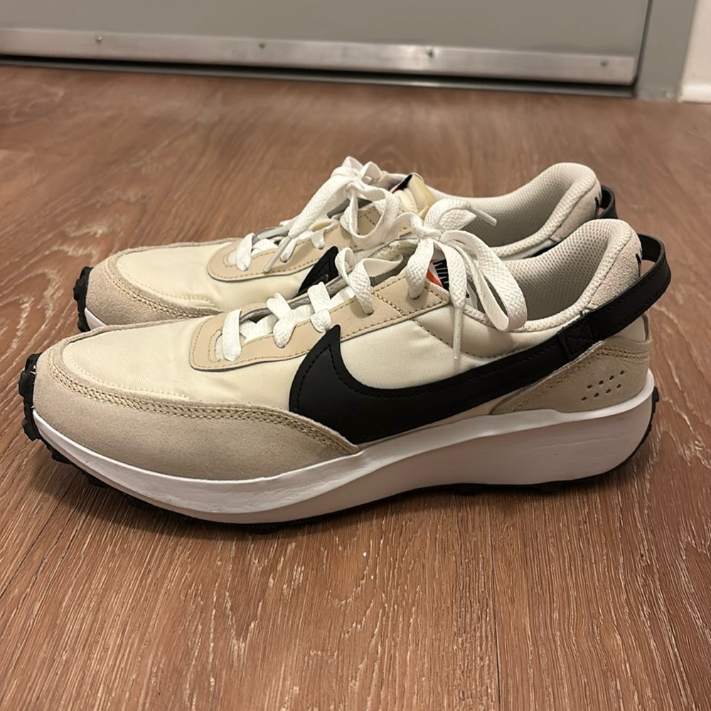 Nike Waffle Debut Running Shoe - Size 9